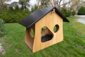 BAMBOO NOOK BIRD FEEDER